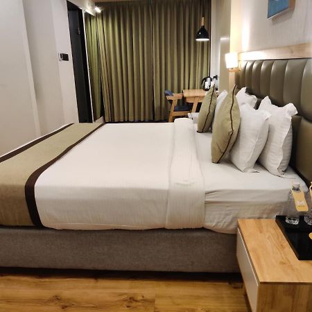 The M Hotel Rāipur Εξωτερικό φωτογραφία